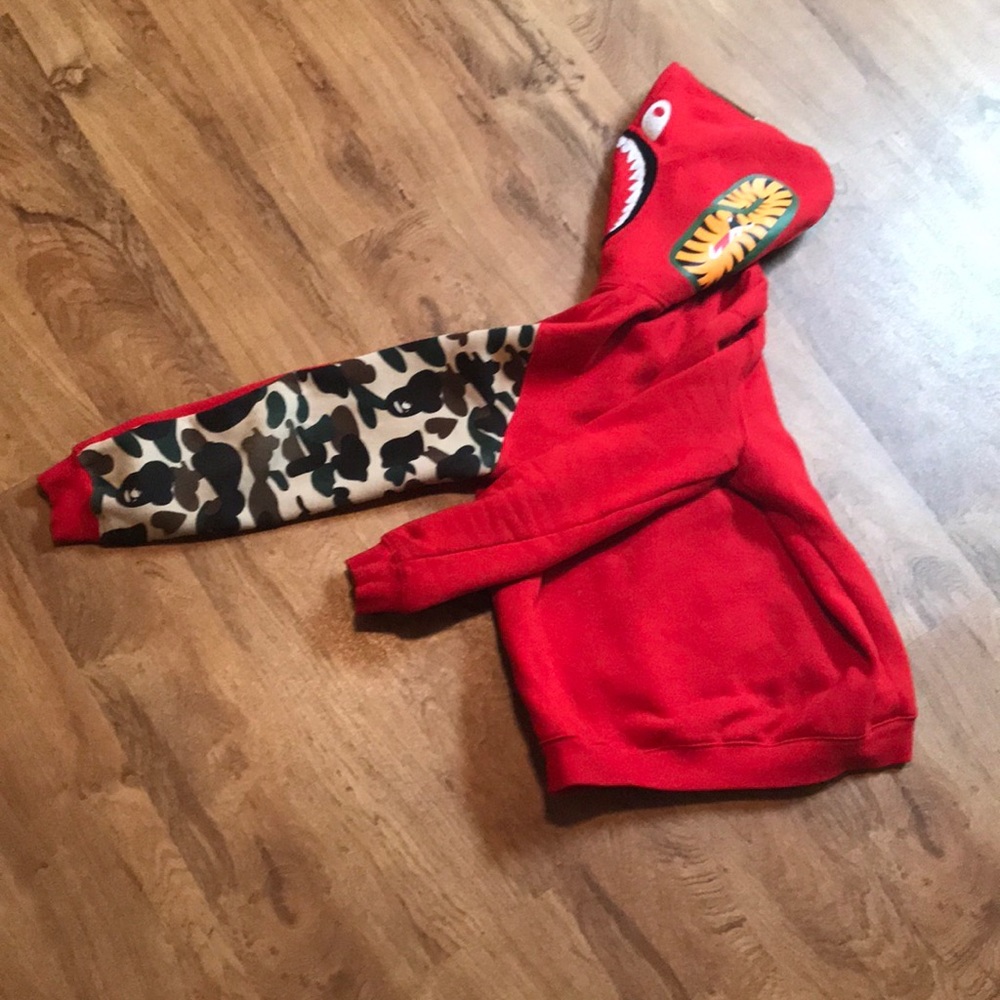 BAPE hoodie red and camo critified rep